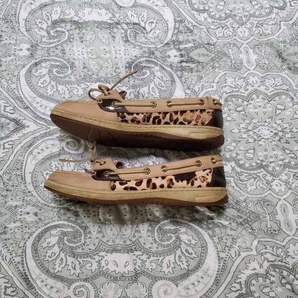 Sperry Shoes - Sperry ladies boat shoes are size 8.5
